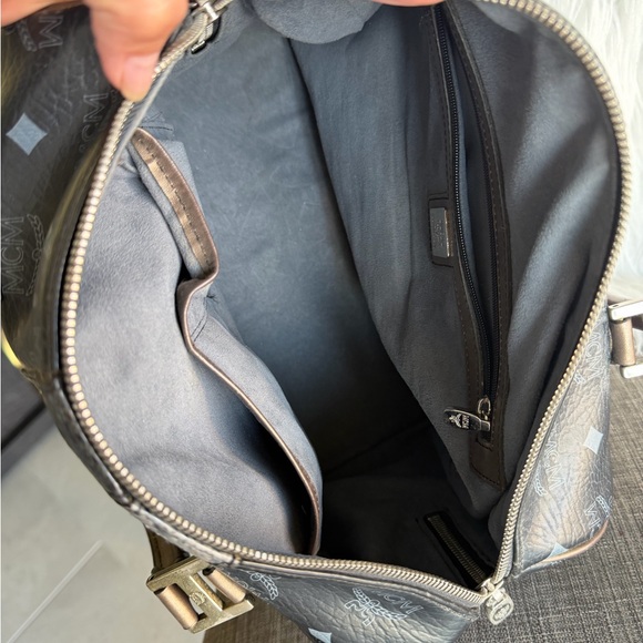 MCM vintage Black Lion Satchel - Picture 13 of 16